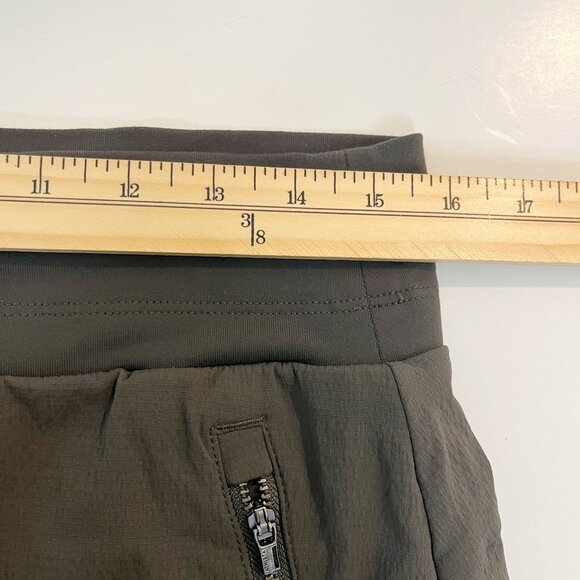 Athleta Trekkie North Skort in Gray Skirt Built-In Shorts Athletic - Size 6 Tall - Picture 5 of 6